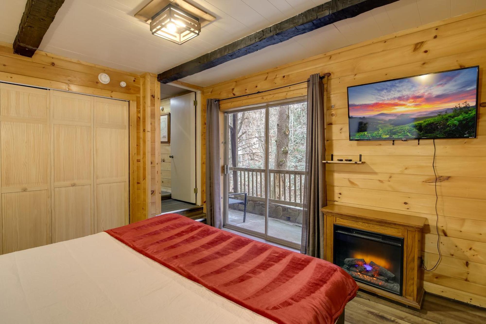 Gatlinburg A-Frame Home With Hot Tub Near Parkway المظهر الخارجي الصورة