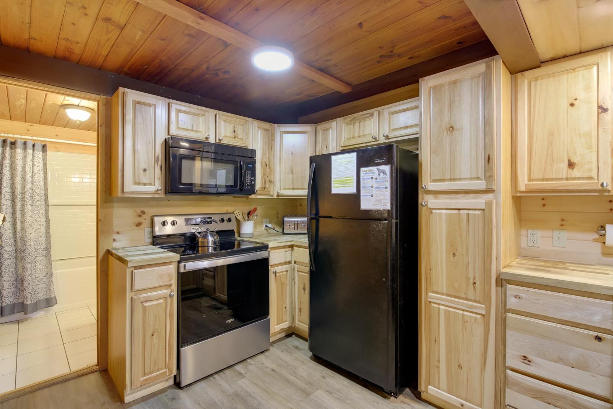 Gatlinburg A-Frame Home With Hot Tub Near Parkway المظهر الخارجي الصورة