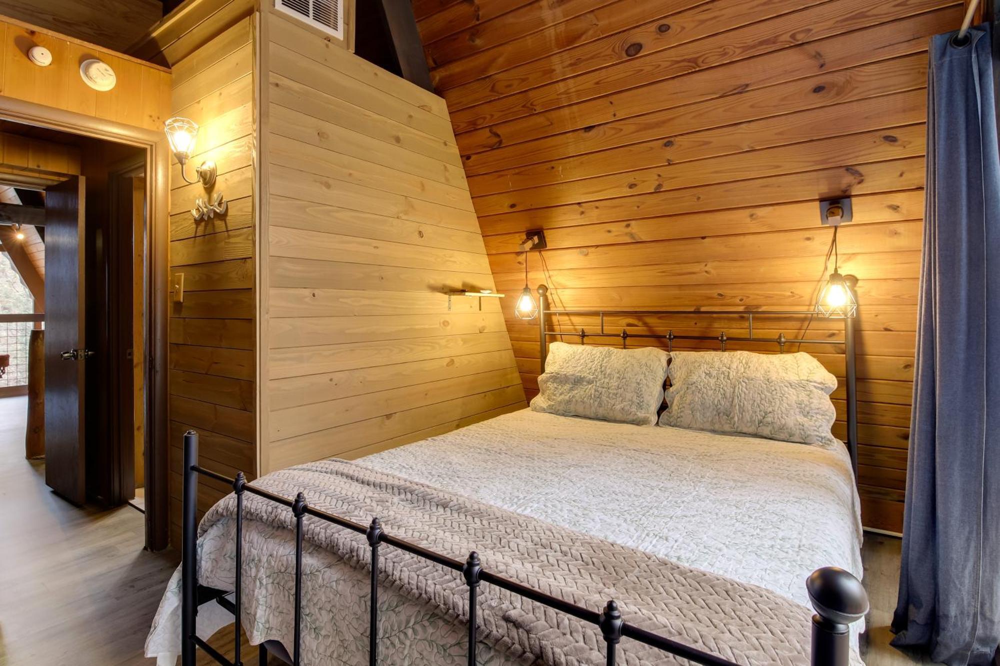 Gatlinburg A-Frame Home With Hot Tub Near Parkway المظهر الخارجي الصورة